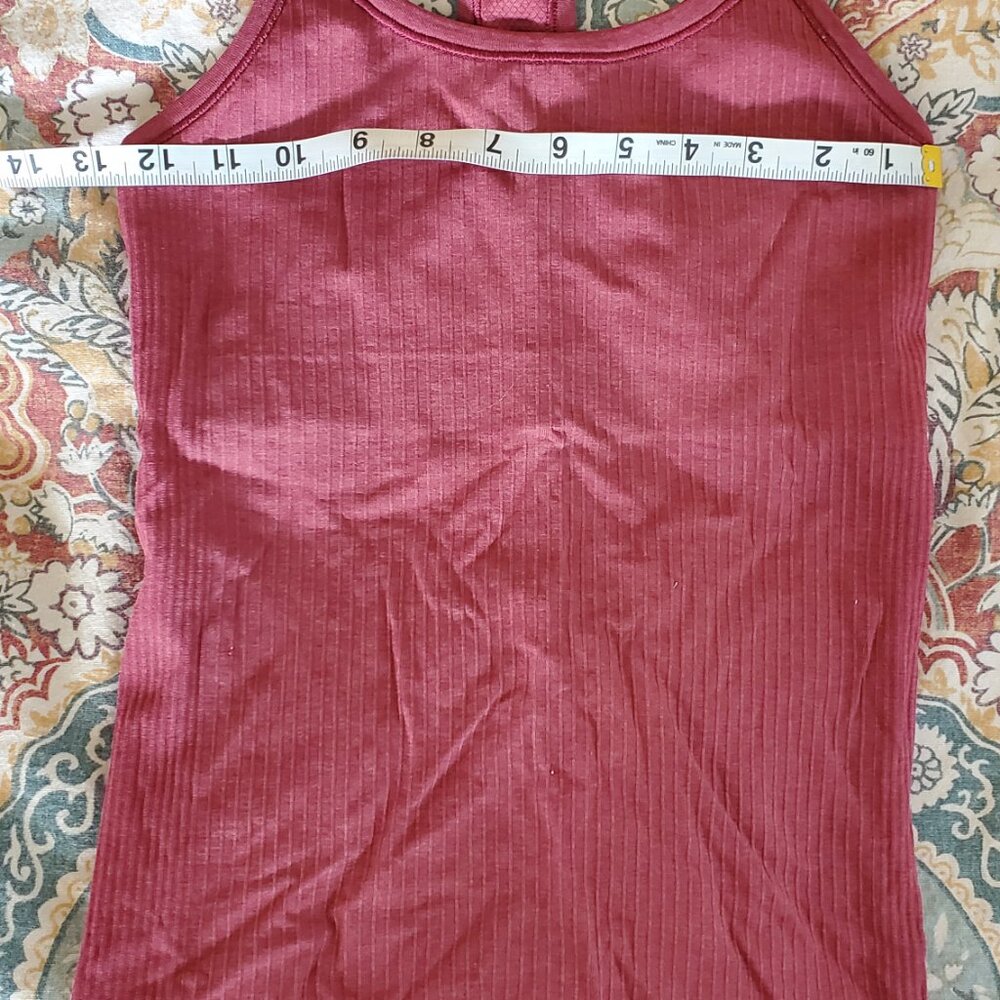 Lululemon racerback tank xs 2 - Picture 3 of 3